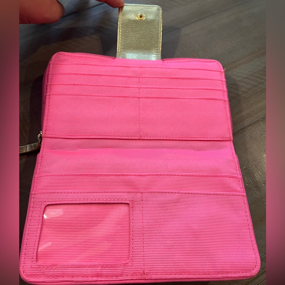 Lilly Pulitzer Quilted Warwick Floral Wallet in Lapis Lazuli Beach Club Blooms - Picture 9 of 12